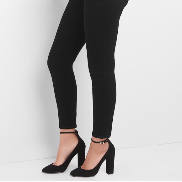 Gap Mid Rise Curvy True Skinny Jeggings
Black - Picture 4 of 8